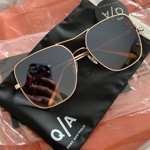 NEW Quay Stop and Stare Gold/Brown